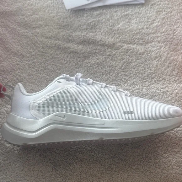 NWT Nike Downshifter 12 Shoes - Picture 4 of 5